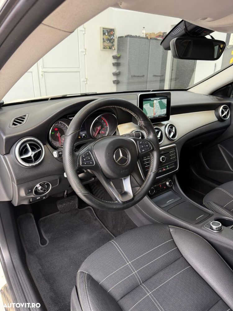 Mercedes-Benz CLA 180 - 18