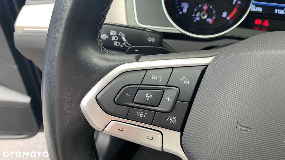 Volkswagen Passat - 21