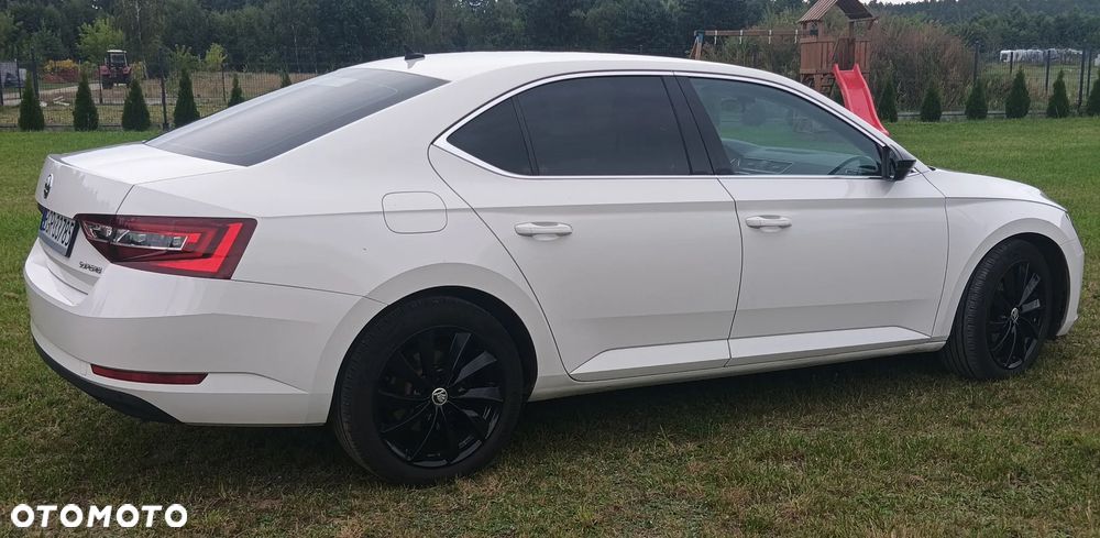 Skoda Superb 2.0 TDI Ambition DSG - 9