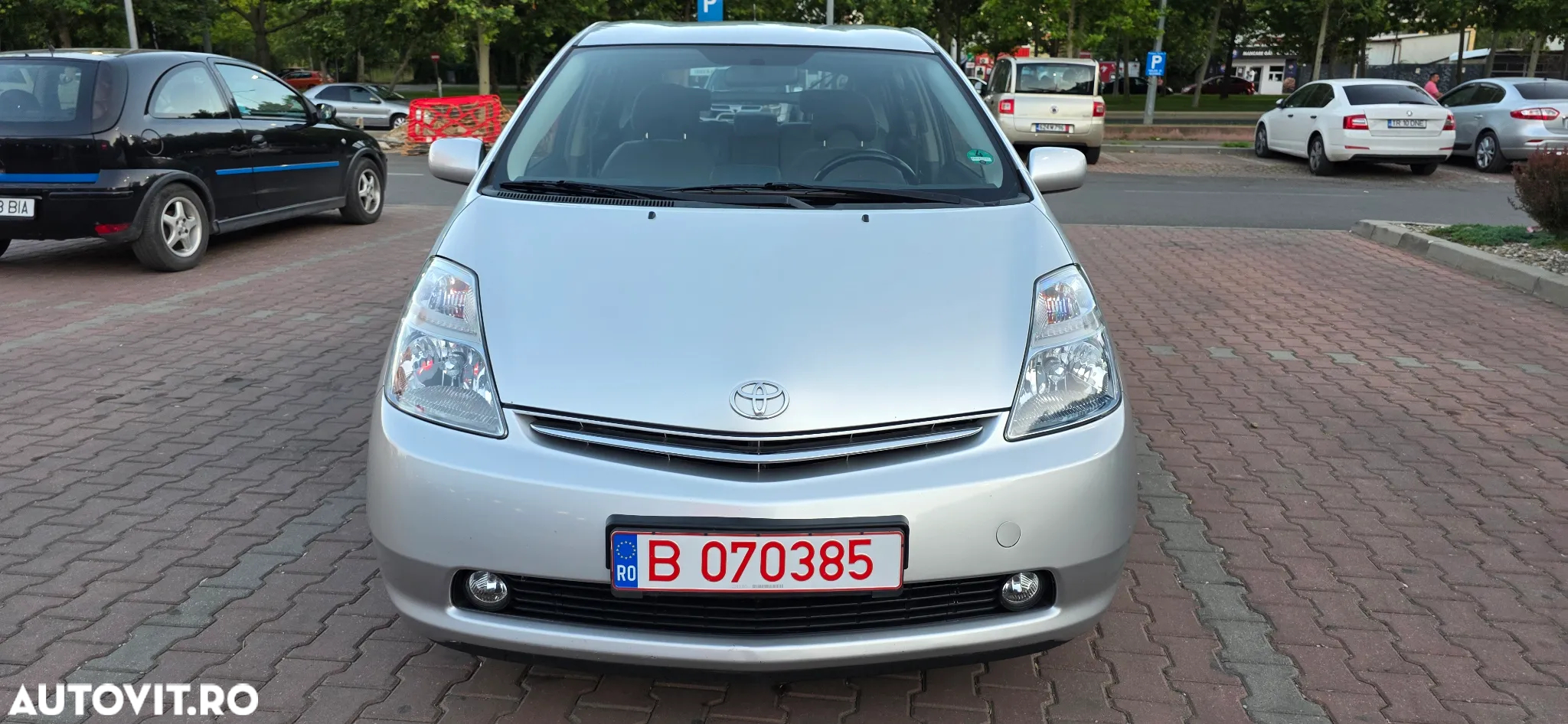 Toyota Prius (Hybrid) - 9