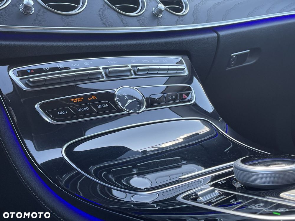 Mercedes-Benz Klasa E 220 d Business Edition 9G-TRONIC - 39