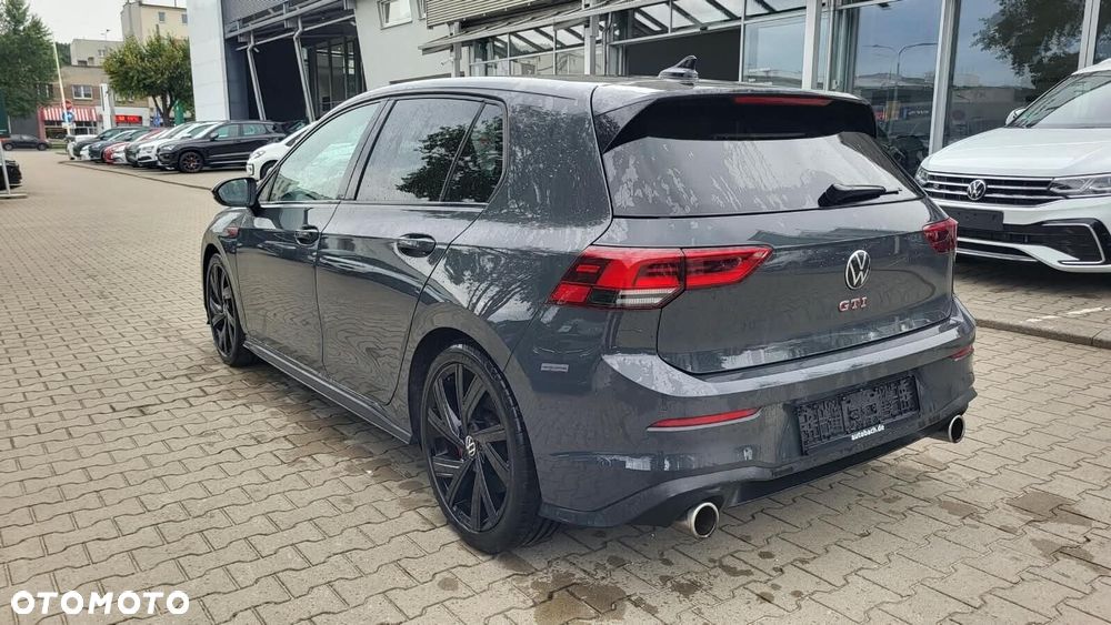 Volkswagen Golf - 4