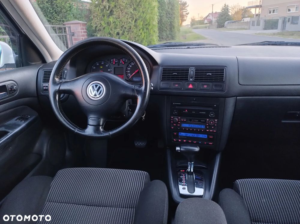 Volkswagen Golf 1.6 Trendline - 17