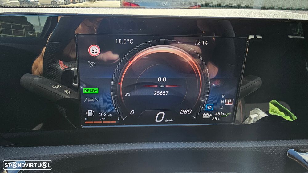 Mercedes-Benz A 250 e AMG Line - 18