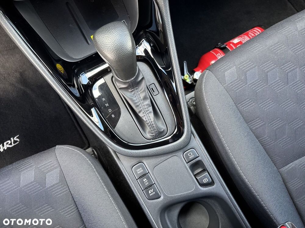 Toyota Yaris Hybrid 1.5 Style - 24