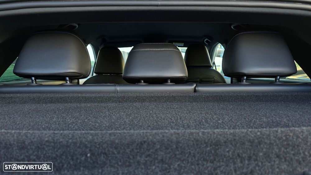 MG MG4 64 kWh Luxury - 58