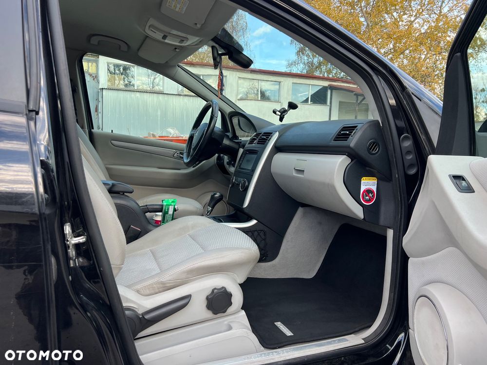 Mercedes-Benz Klasa A 180 CDI Autotronic Avantgarde - 15