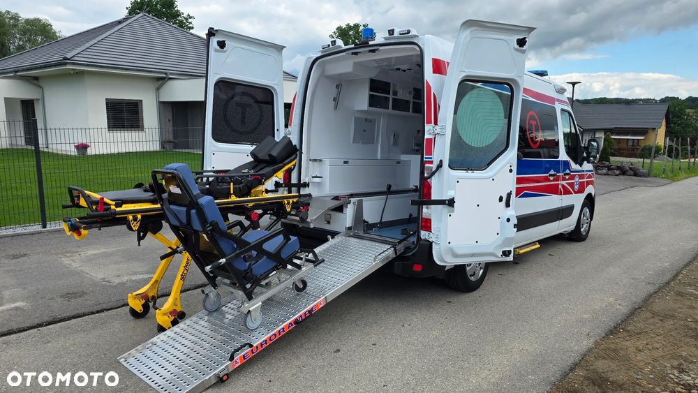 Renault Master Ambulans karetka gwarancja - 12