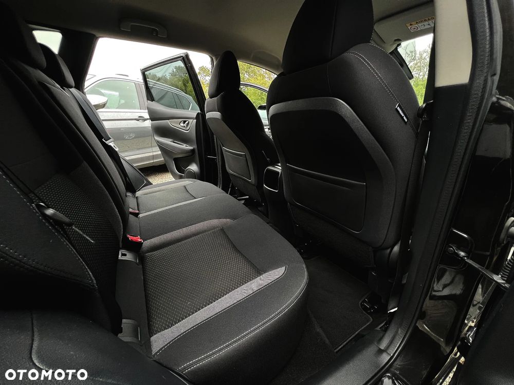 Nissan Qashqai 1.3 DIG-T N-Connecta EU6d - 19