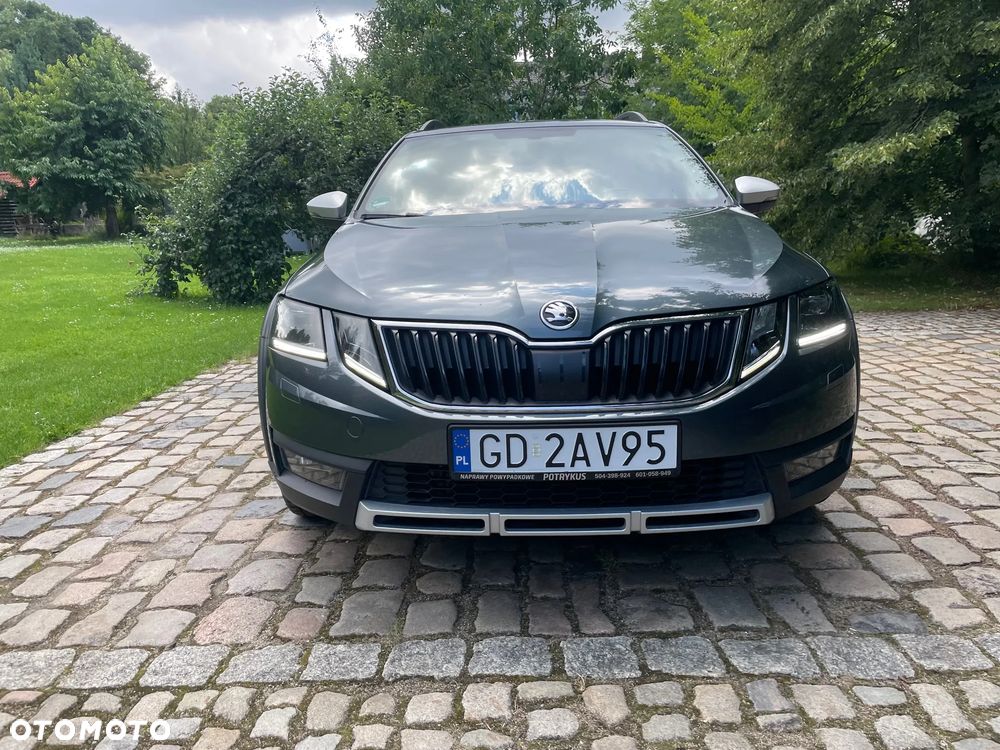 Skoda Octavia Scout 2.0 TDI 4x4 DSG - 11