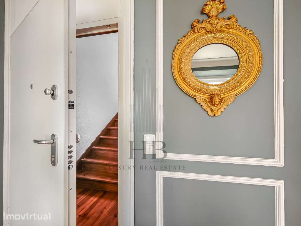 Apartamento T2 com Charme Clássico Renovado na Lapa | Lisboa - Grande imagem: 4/31