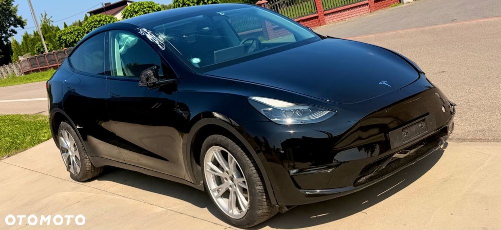 Tesla Model Y Long Range Dual Motor AWD - 2