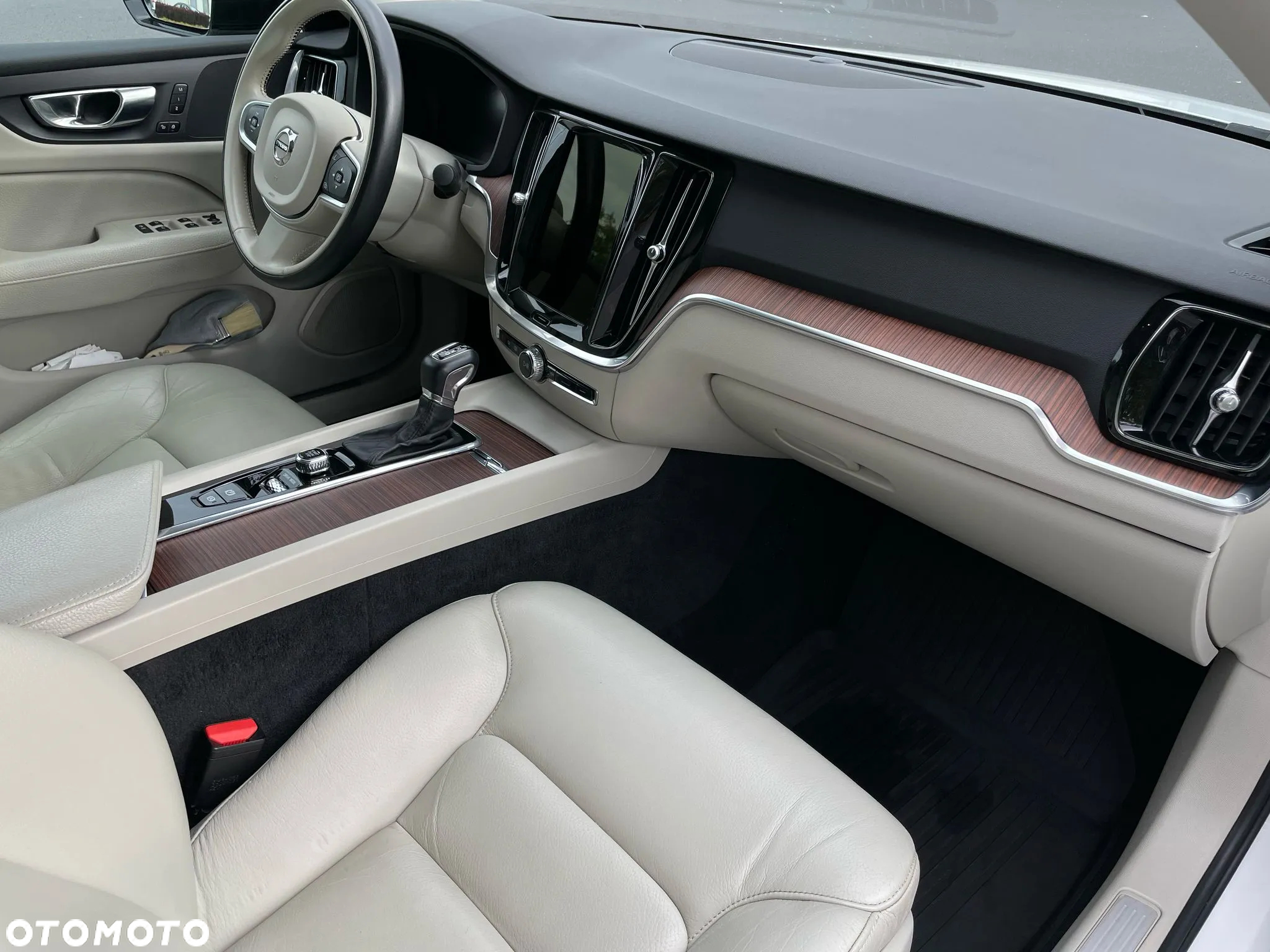 Volvo S60 T5 AWD R-Design - 28
