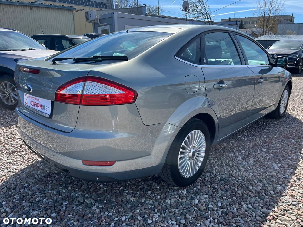 Ford Mondeo 2.0 Ghia - 5