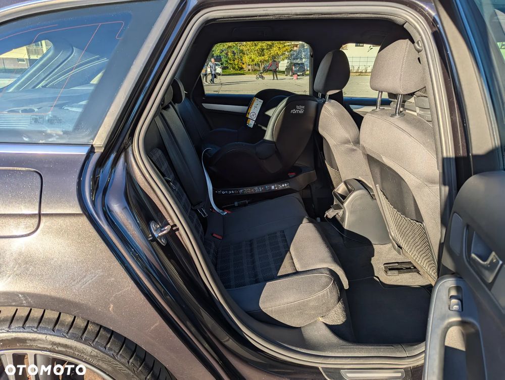 Audi A4 Avant 2.0 TDI - 8
