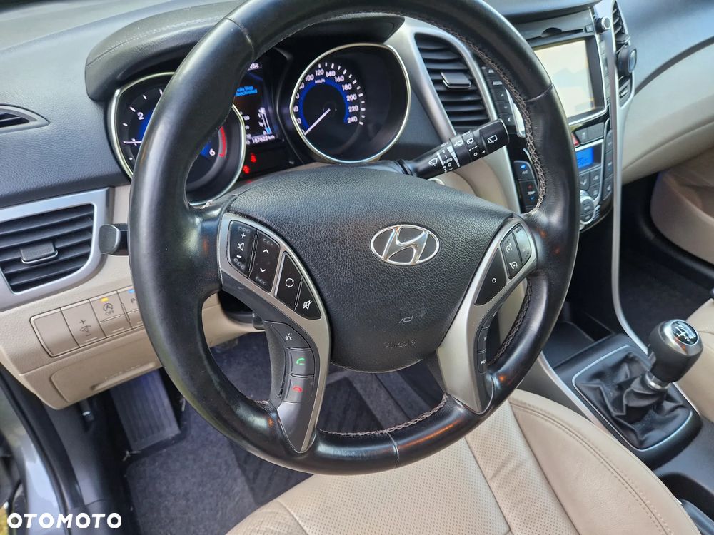 Hyundai i30 - 22