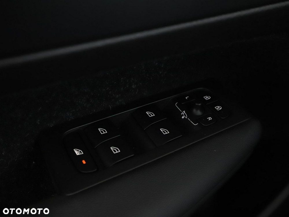 Volvo XC 40 T3 Momentum Pro - 36