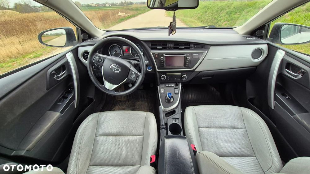 Toyota Auris - 16