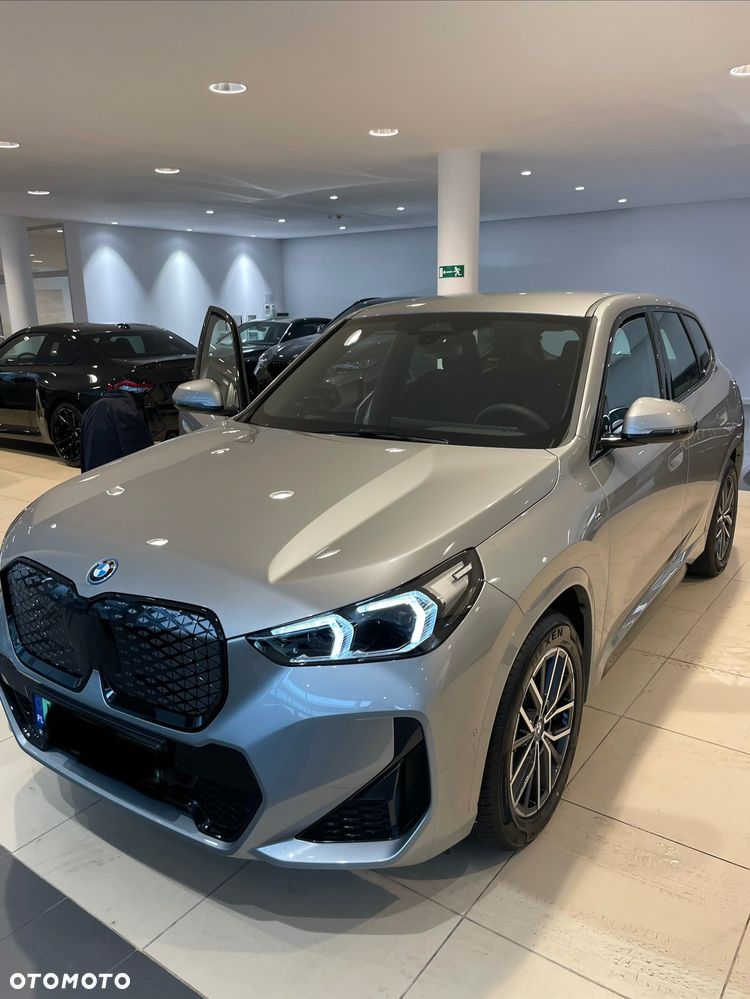 BMW iX1 xDrive30 66.5kWh M Sport - 1