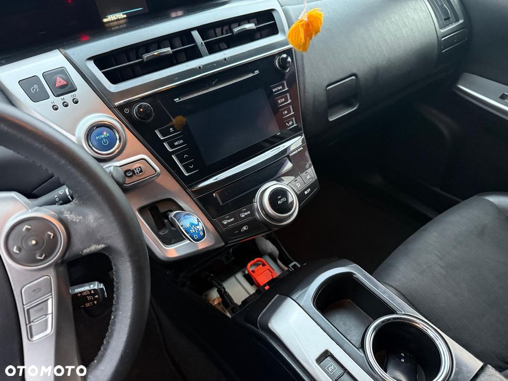 Toyota Prius+ (Hybrid) - 16