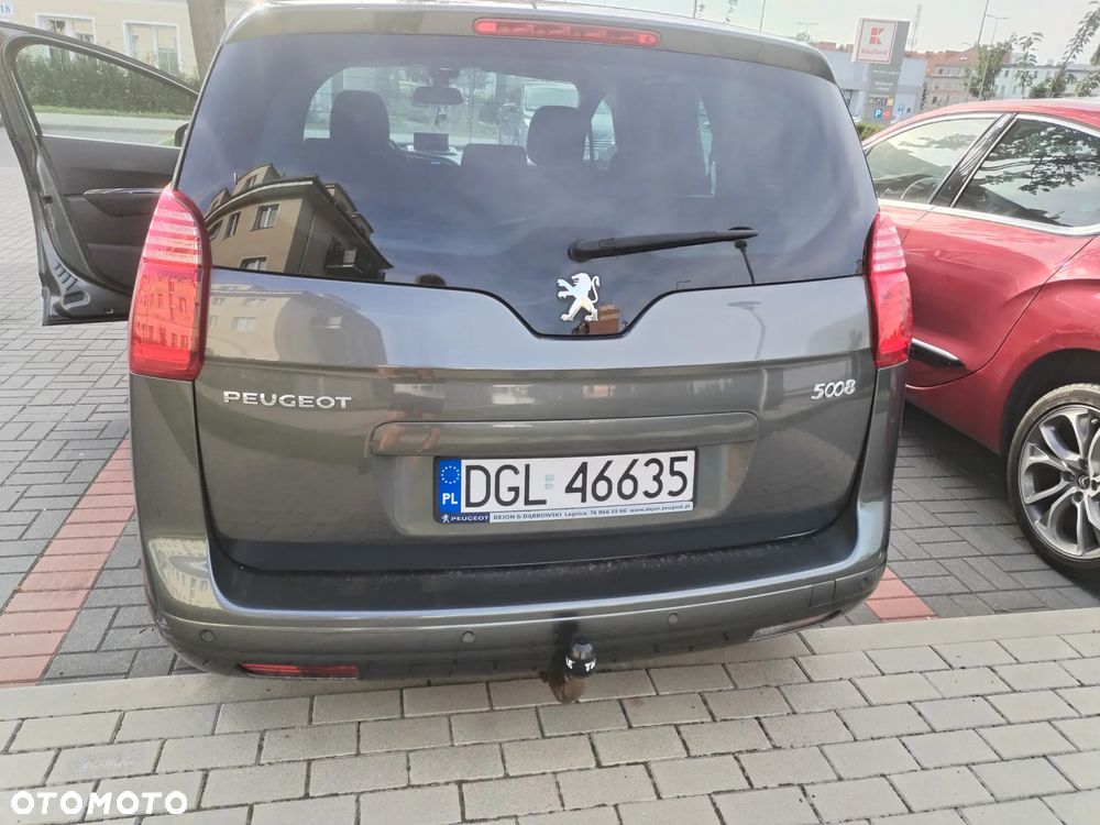 Peugeot 5008 - 8