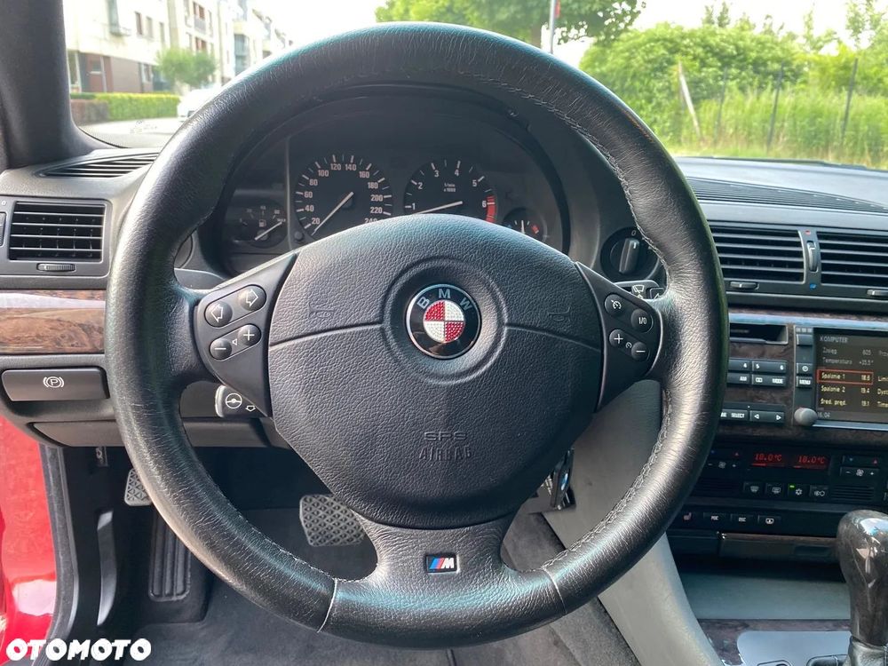 BMW Seria 7 740i - 27
