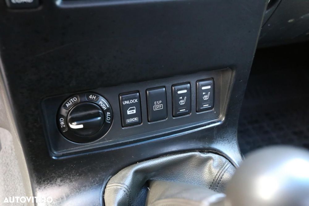 Nissan Pathfinder 2.5 dCi Premium - 31