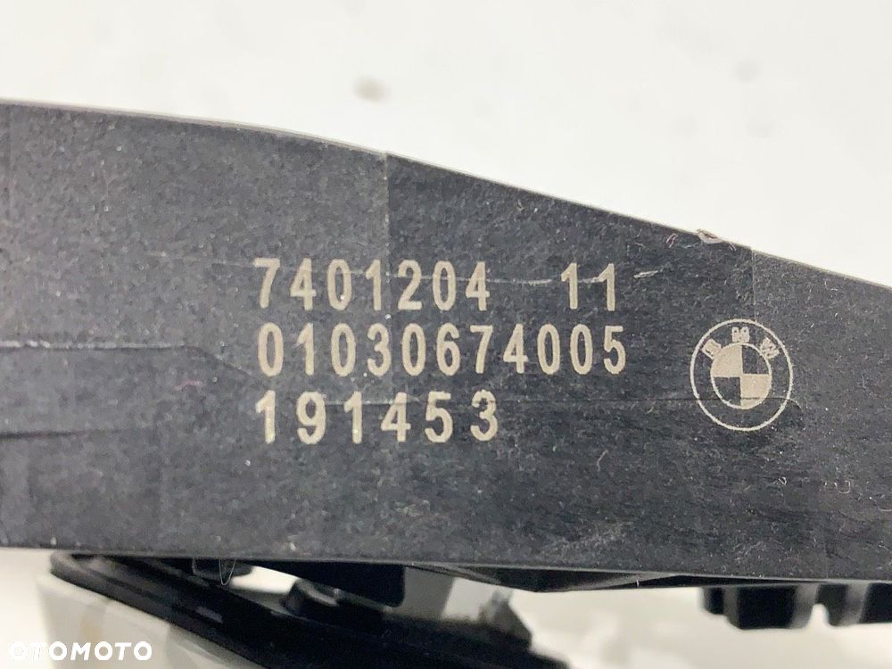 KLAMKA ZEWNĘTRZNA PRAWY PRZÓD  BMW 5 (G30, F90) 2016 - 2022 530 e Plug-in-Hybrid 135 kW [184 KM] - 4