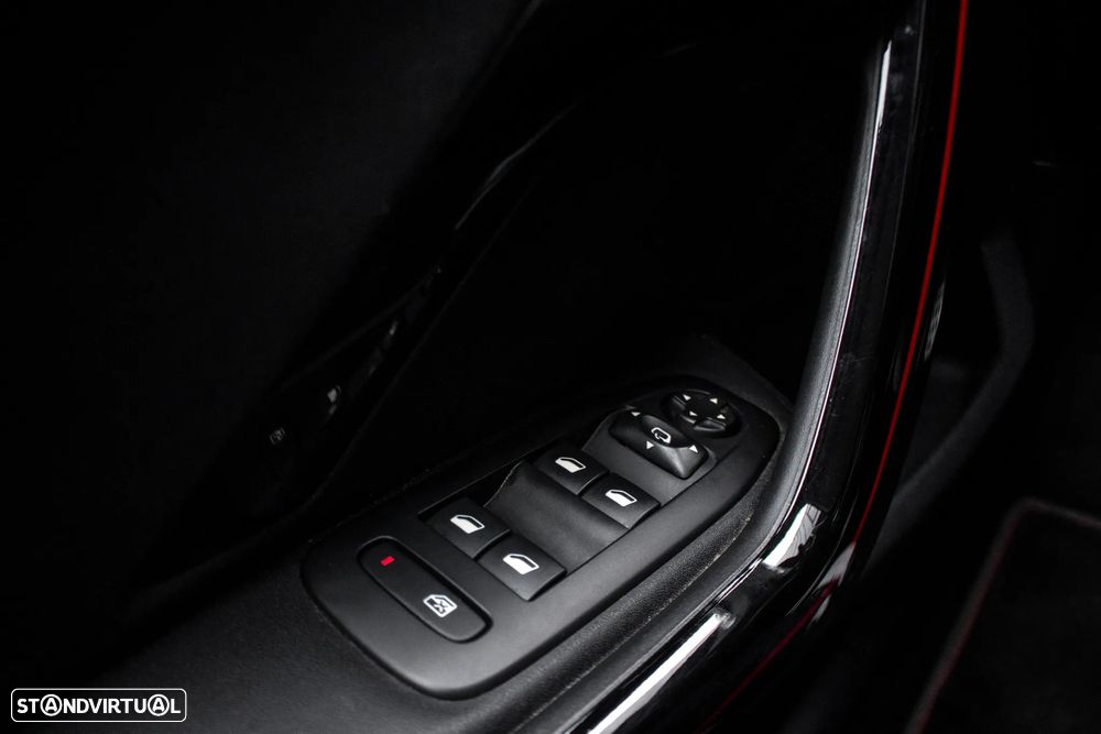 Peugeot 2008 1.2 PureTech GT Line - 18