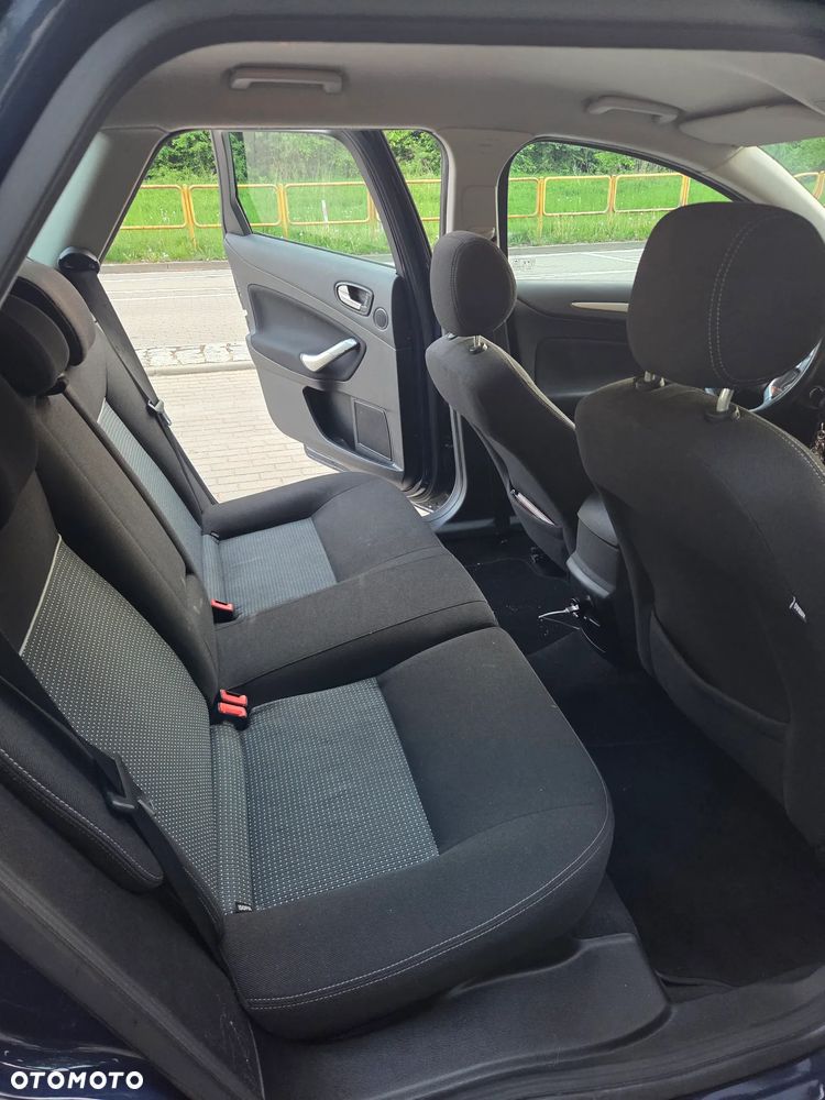 Ford Mondeo 2.0 TDCi Trend - 16