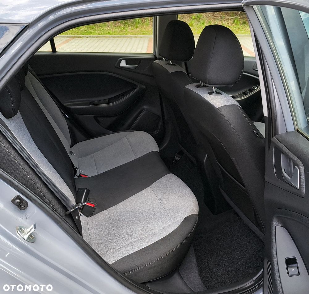 Hyundai i20 - 18