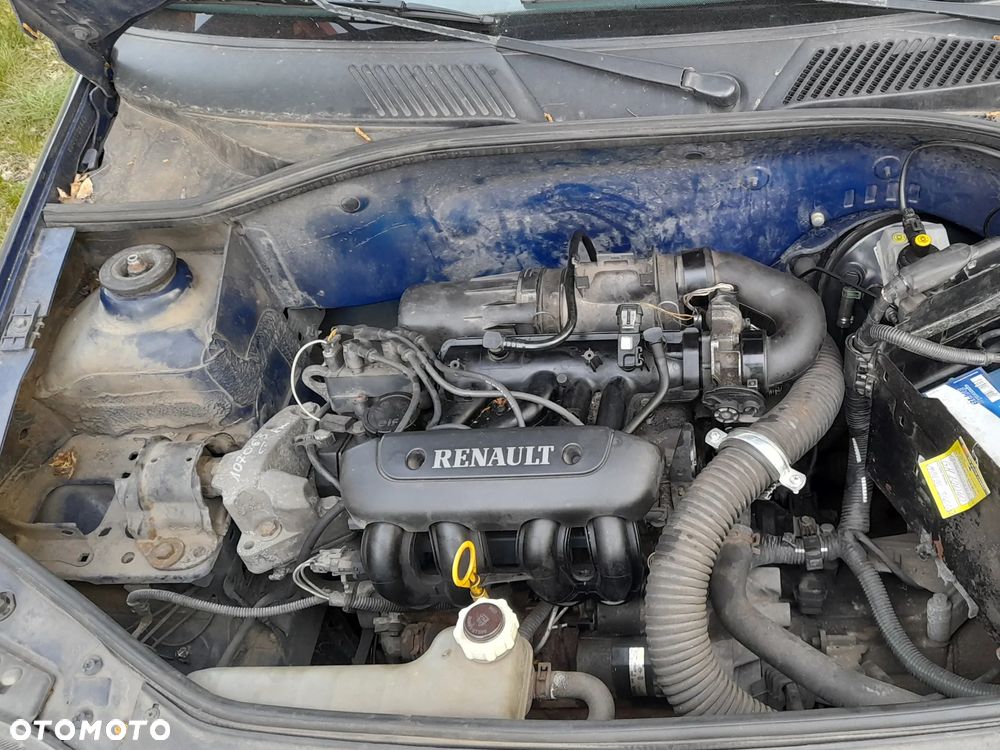 Renault Clio 1.2i RN - 7