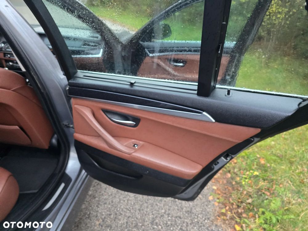 BMW Seria 5 525d xDrive Sport-Aut - 18