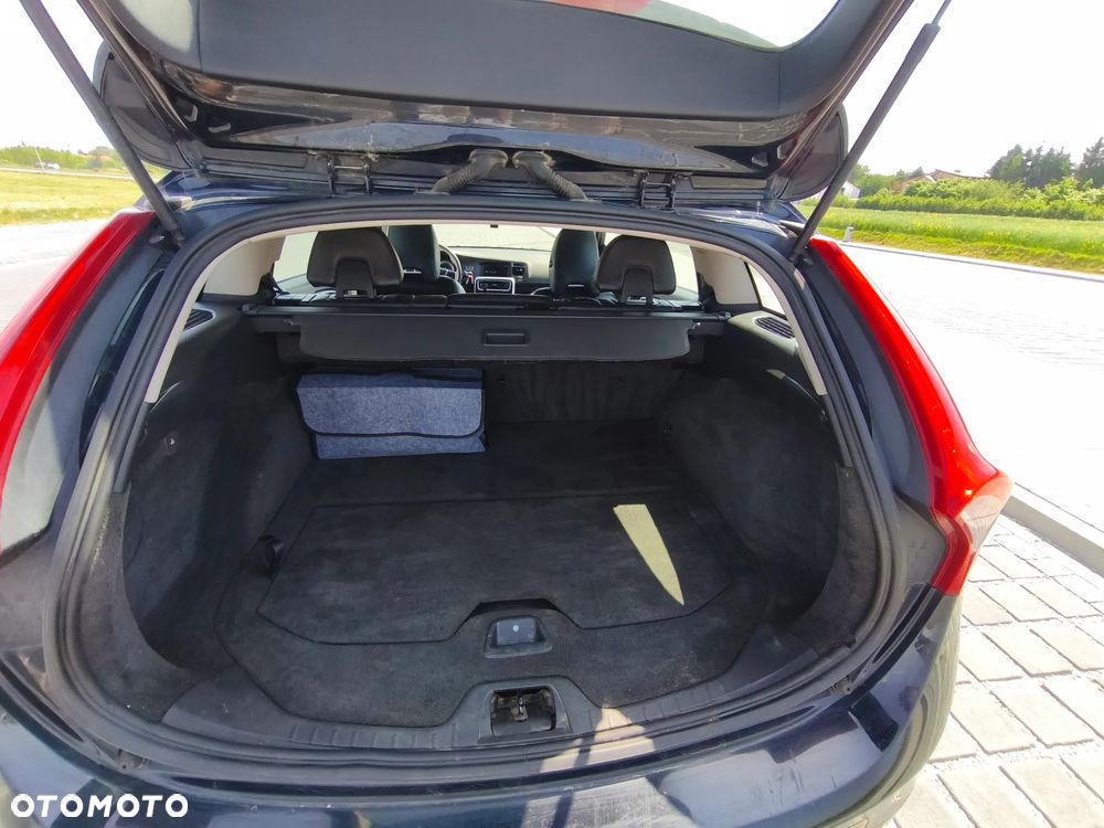 Volvo V60 D3 Summum - 25