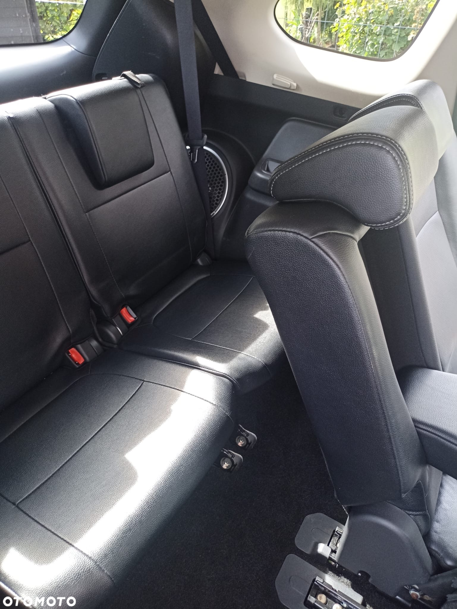 Mitsubishi Outlander - 9