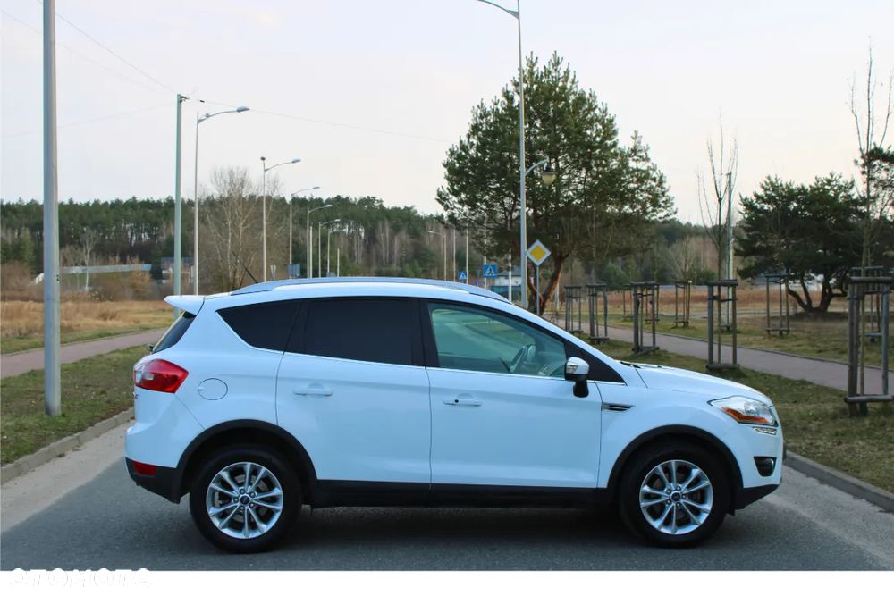 Ford Kuga 2.0 TDCi 2x4 Titanium - 6
