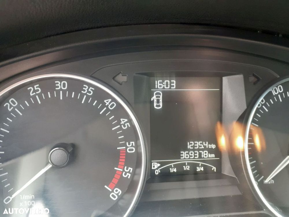 Skoda RAPID 1.6 TDI Style - 13