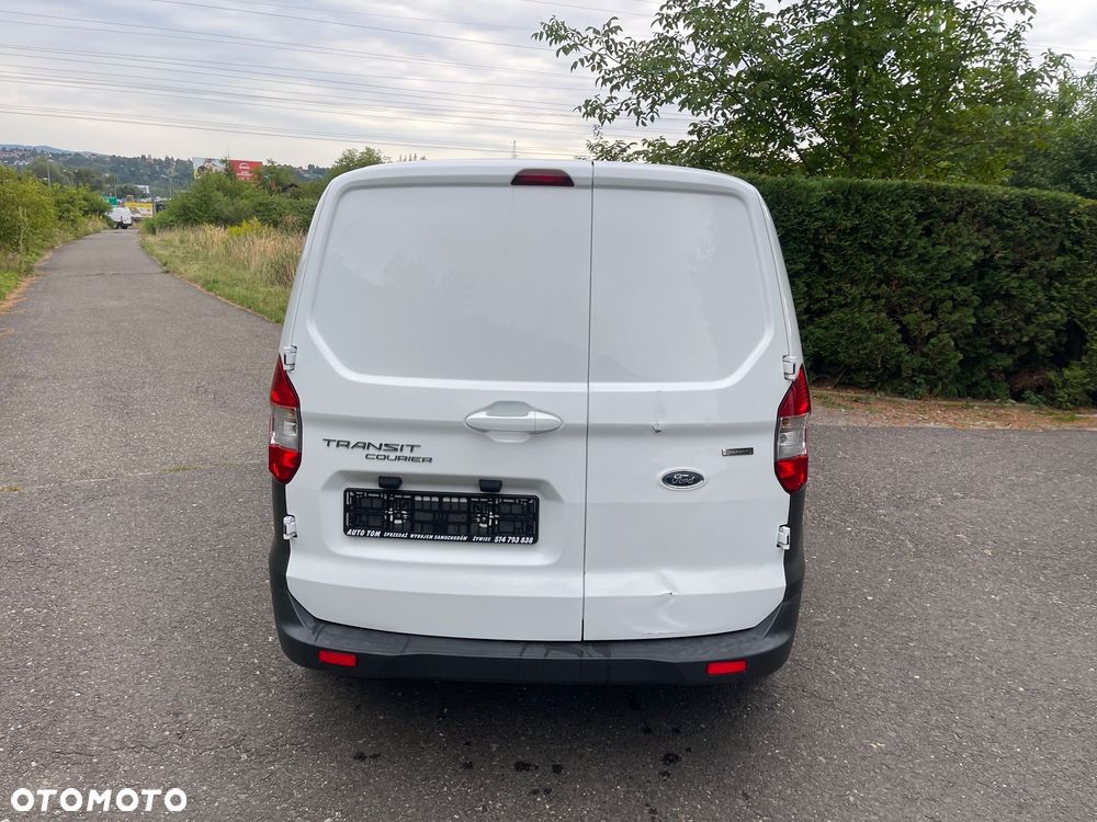 Ford Courier - 8