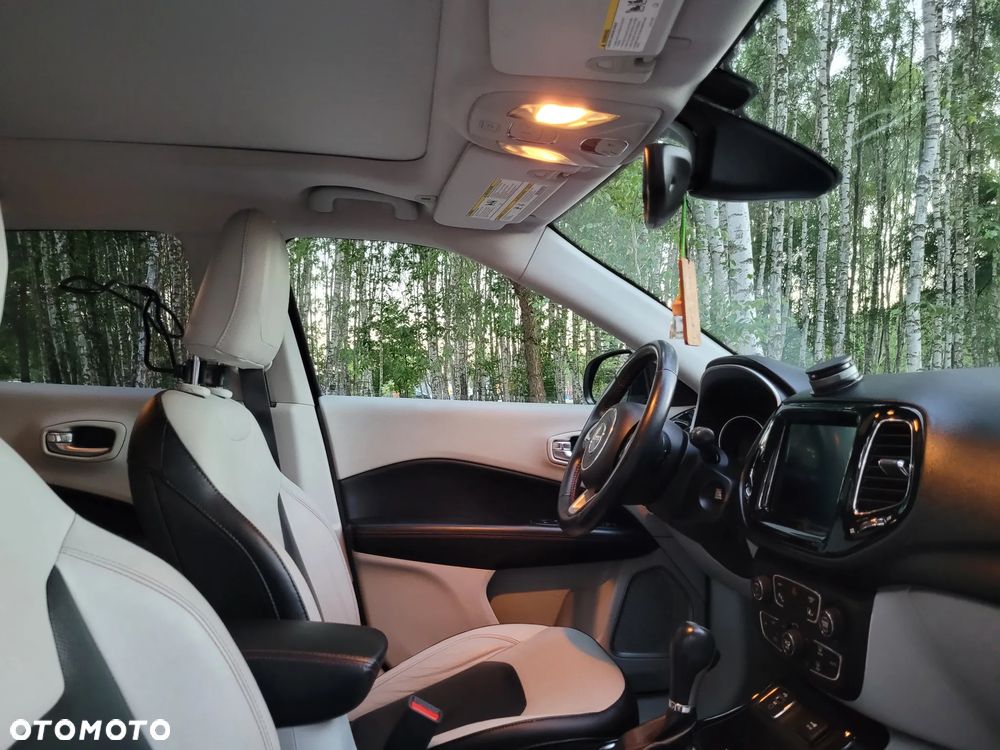 Jeep Compass - 22