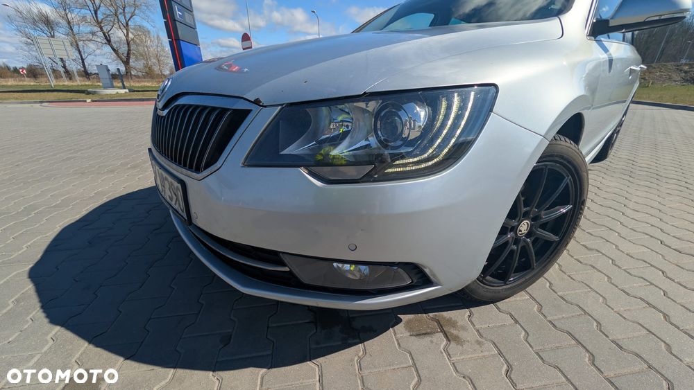 Skoda Superb 2.0 TDI Family DSG - 17