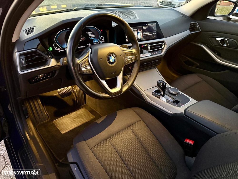 BMW 330 e Auto - 16