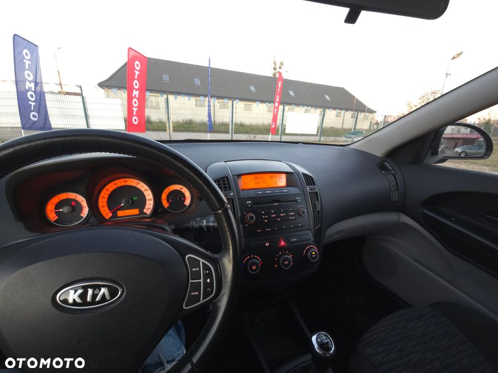 Kia Ceed 1.4 CVVT LX - 29