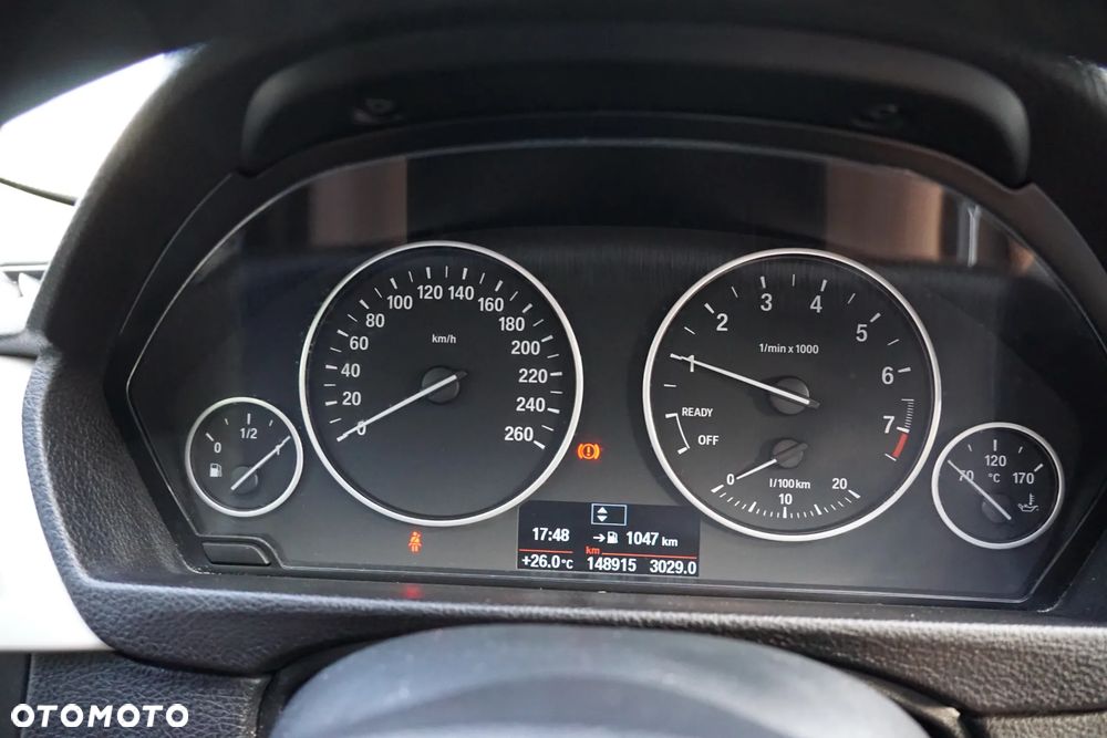 BMW Seria 3 318i - 14