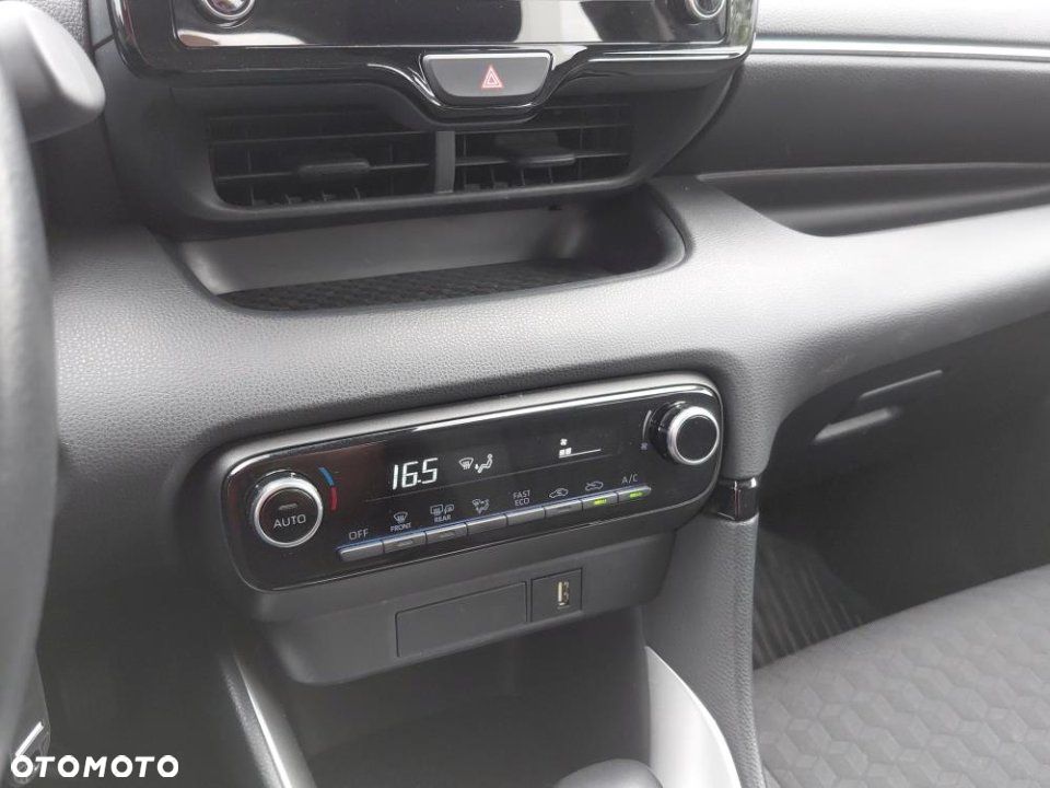 Toyota Yaris - 23