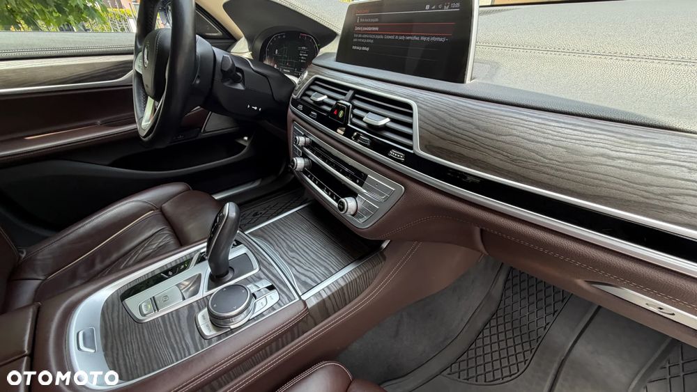 BMW Seria 7 730Ld xDrive mHEV - 27
