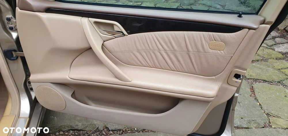 Mercedes-Benz Klasa E 320 T Avantgarde - 38