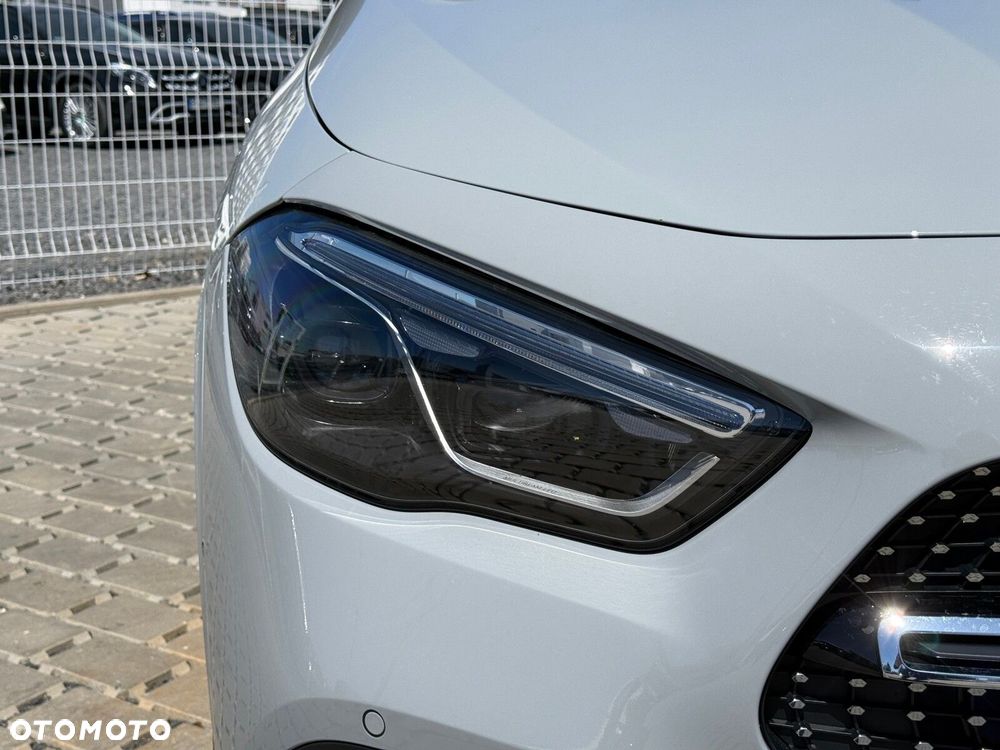 Mercedes-Benz GLA 200 AMG Line - 12