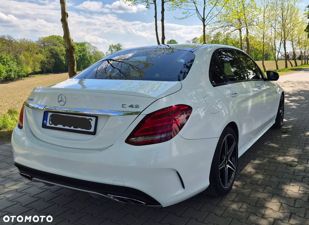 Mercedes-Benz Klasa C AMG 43 4Matic 9G-TRONIC - 11
