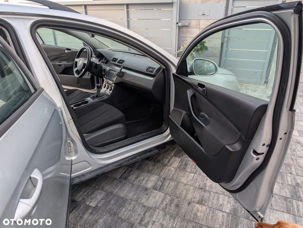 Volkswagen Passat 2.0 TDI DPF Trendline - 13