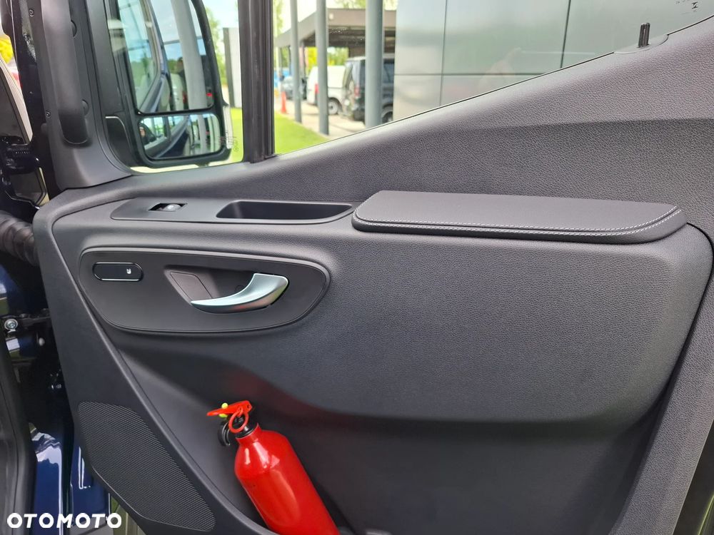 Mercedes-Benz Sprinter 319 CDI Furgon SELECT długi 4325 mm L3H2 - 38